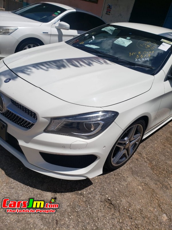 2015 Mercedes Benz C200 image1