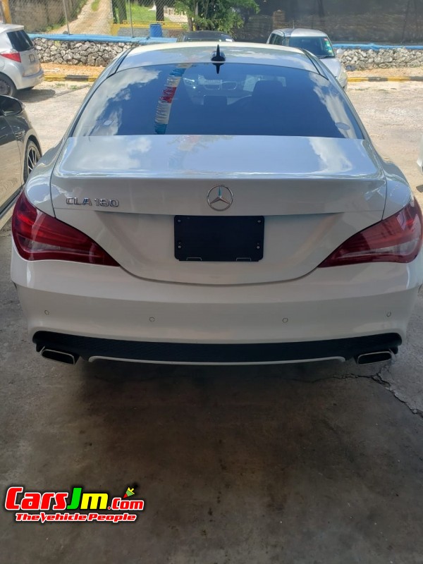 2015 Mercedes Benz C200 image7