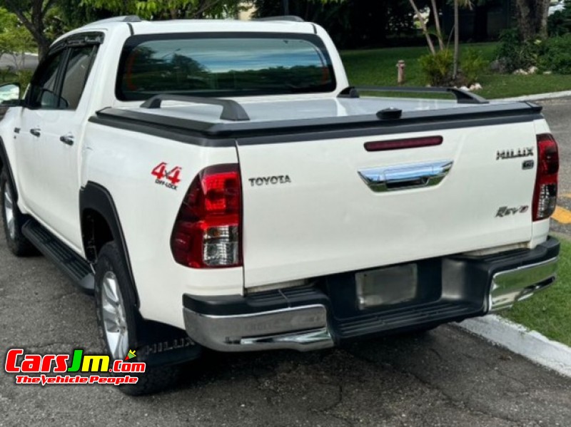 2016 Toyota Hilux Revo image5