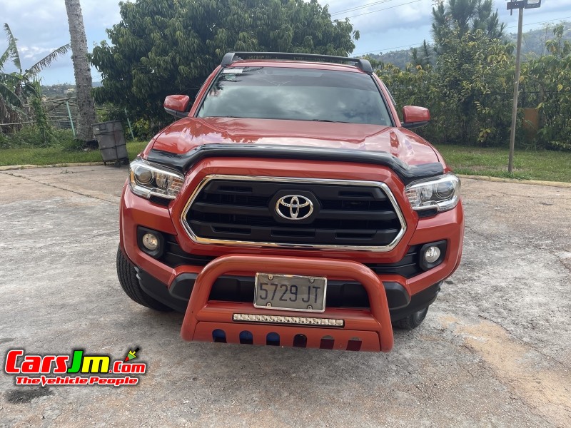 2017 Toyota Tacoma image15