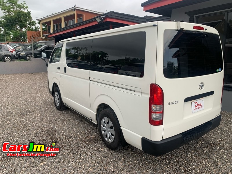 2019 Toyota Hiace image1