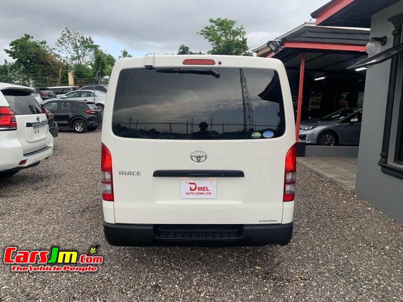 2019 Toyota Hiace image2