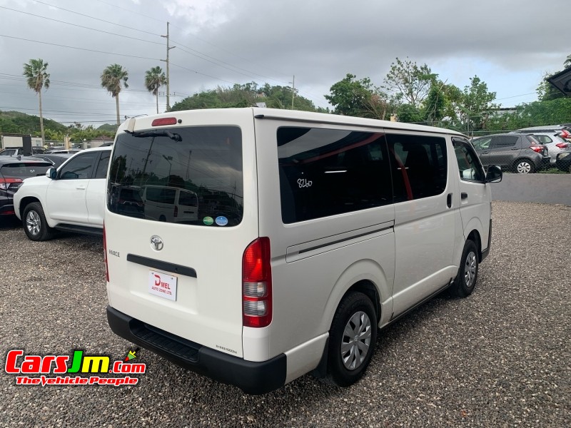 2019 Toyota Hiace image4