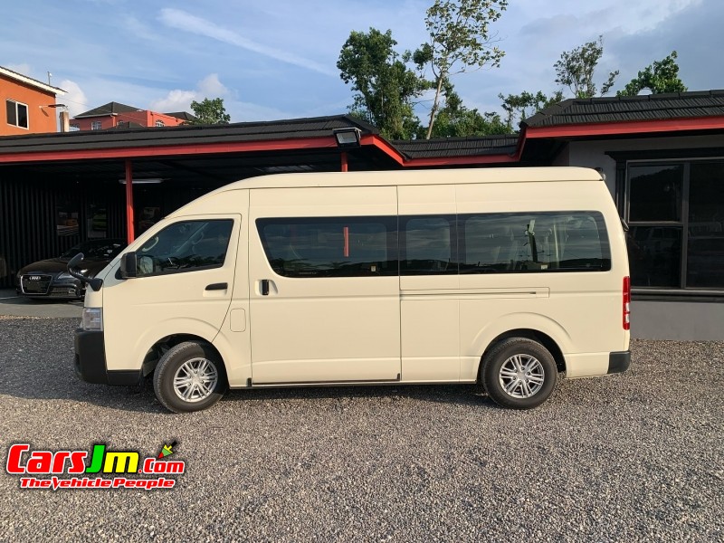 2023 Toyota Hiace image4