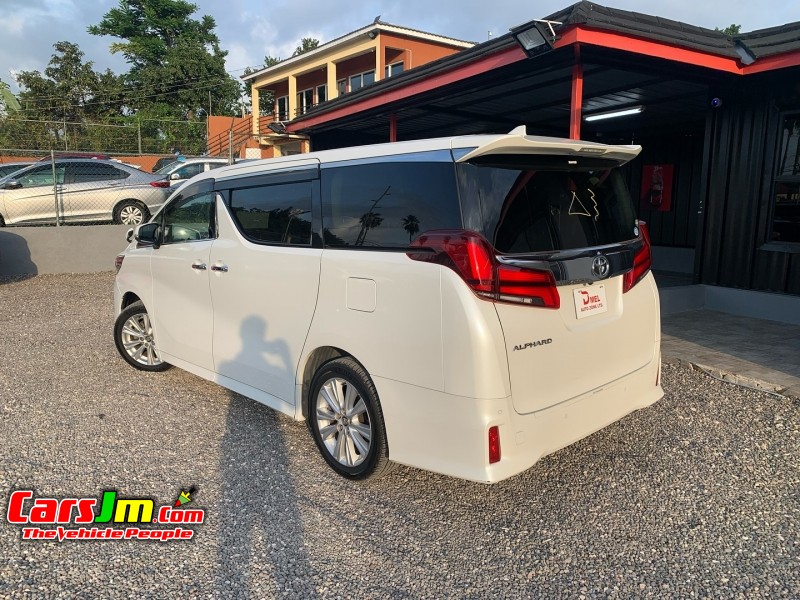 2019 Toyota Alphard image3