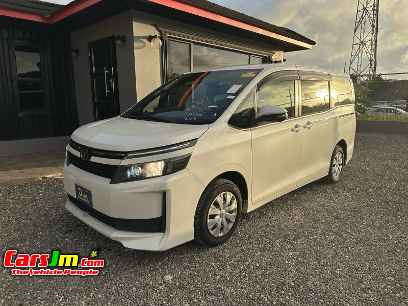 2016 Toyota Voxy For Sale 13914